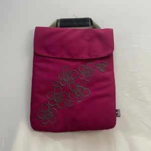 3/$20 HAIKU Fuchsia Crossbody Bag w/ Handle  *Missing Strap* Tablet Purse Padded